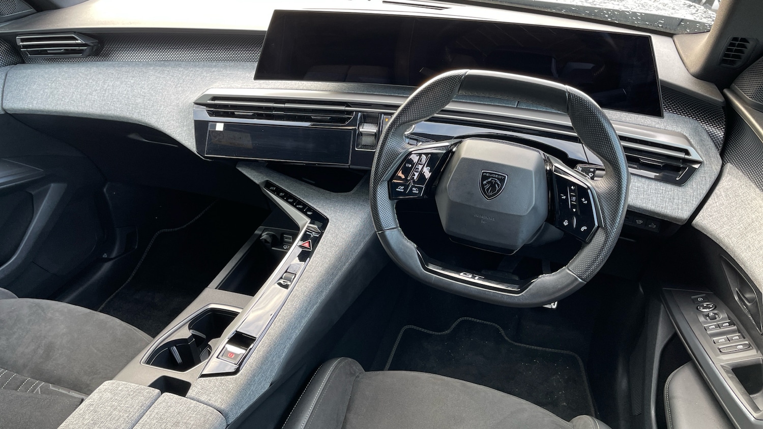 Used Peugeot 3008 2024 for sale - 76966100: Photo 11