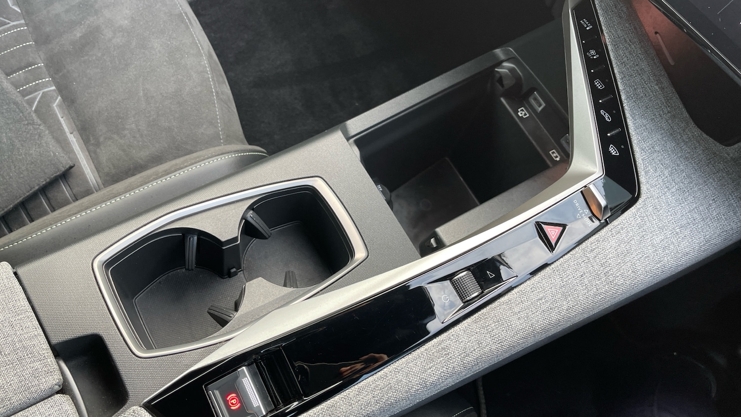 Used Peugeot 3008 2024 for sale - 76966100: Photo 21