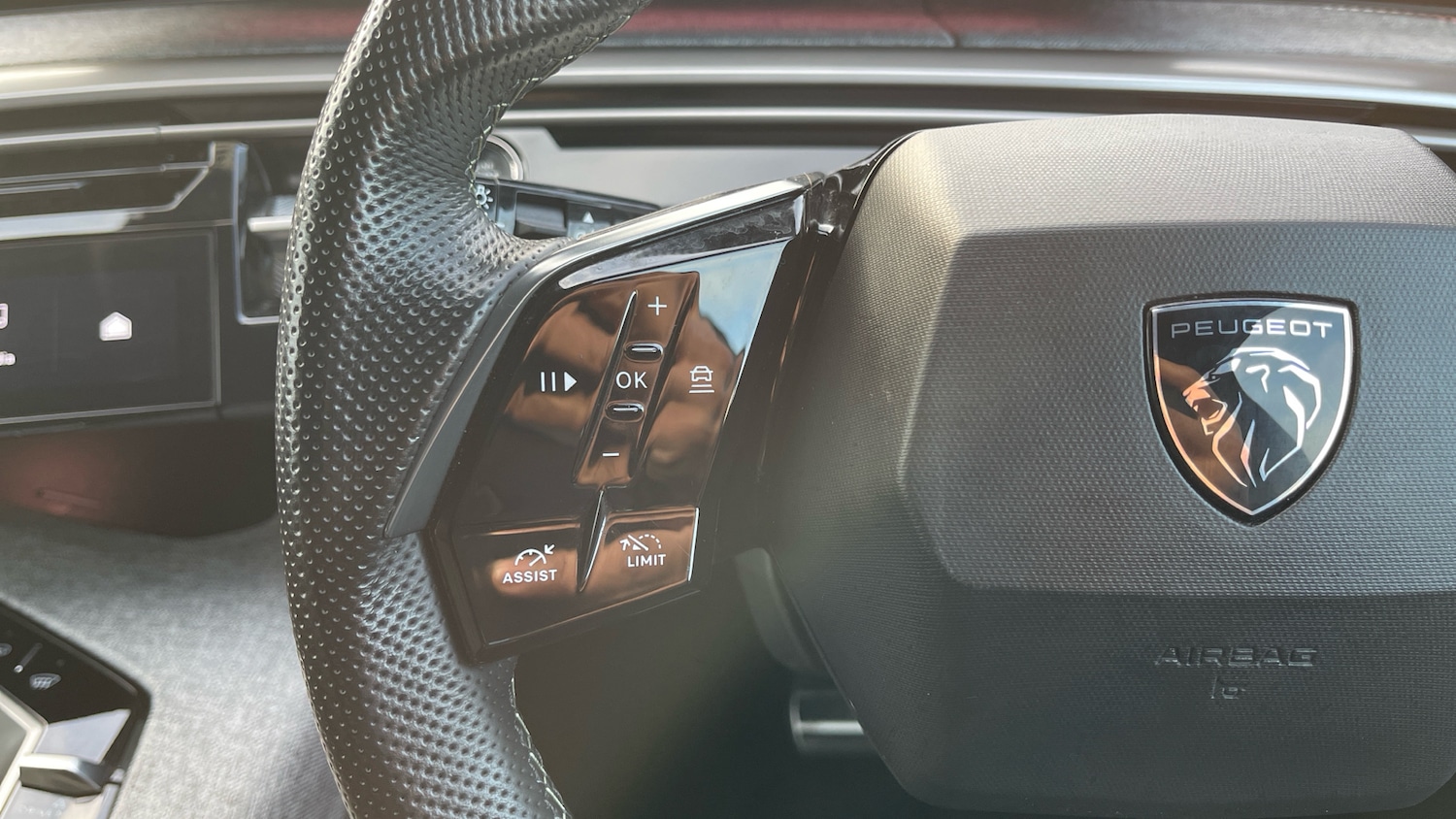 Used Peugeot 3008 2024 for sale - 76966100: Photo 23