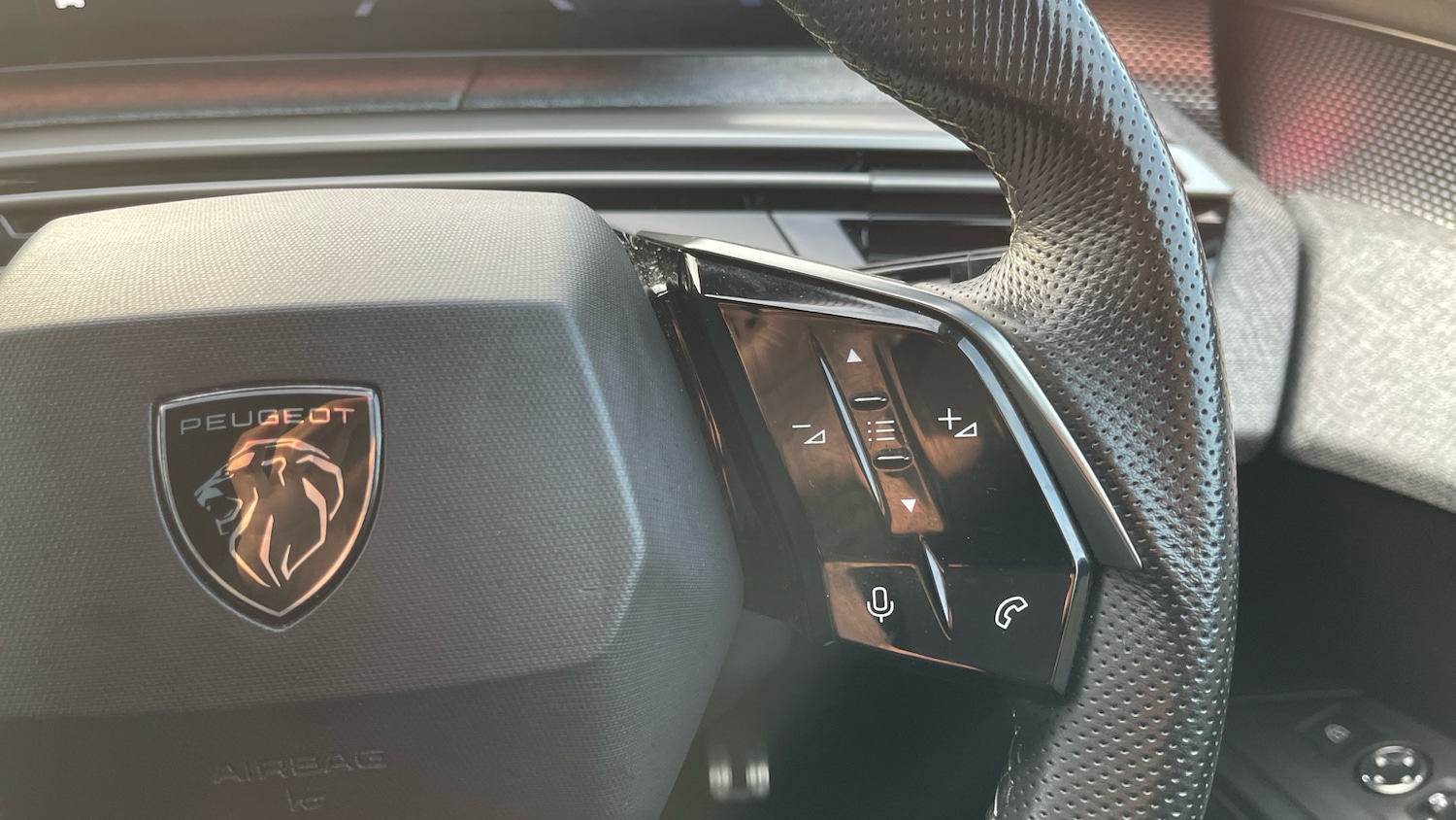 Used Peugeot 3008 2024 for sale - 76966100: Photo 24
