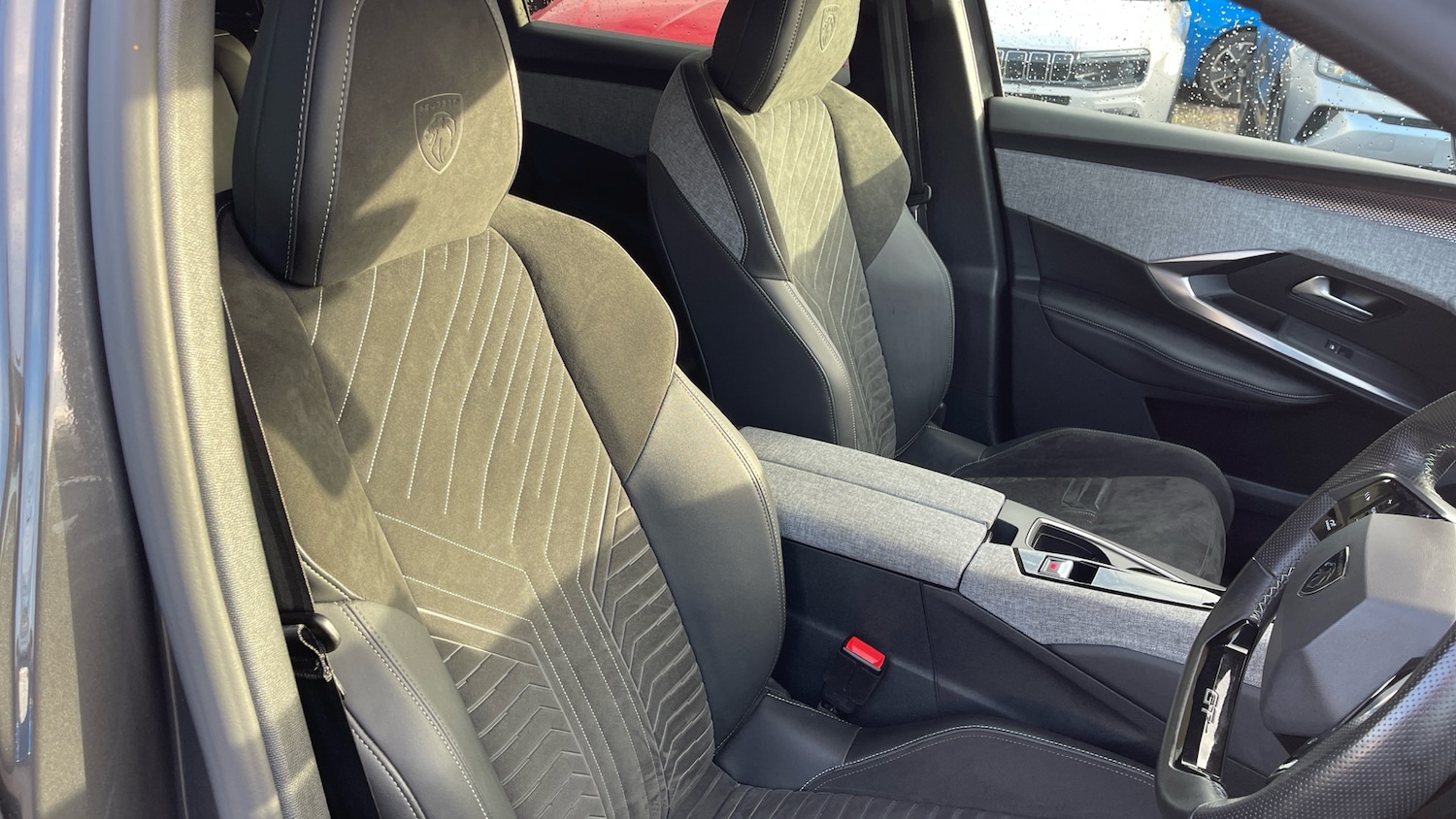 Used Peugeot 3008 2024 for sale - 76966100: Photo 42