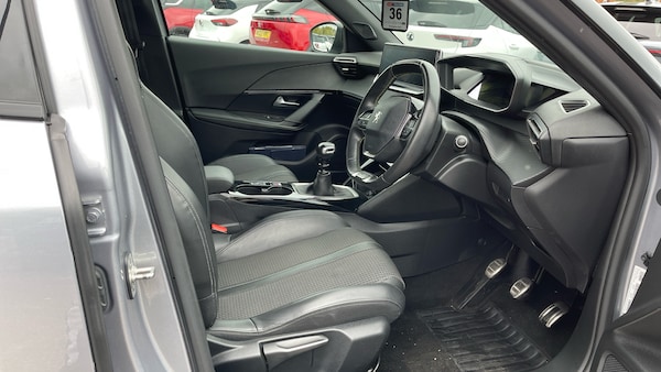 Used Peugeot 2008 2020 for sale - 76154018: Photo 11