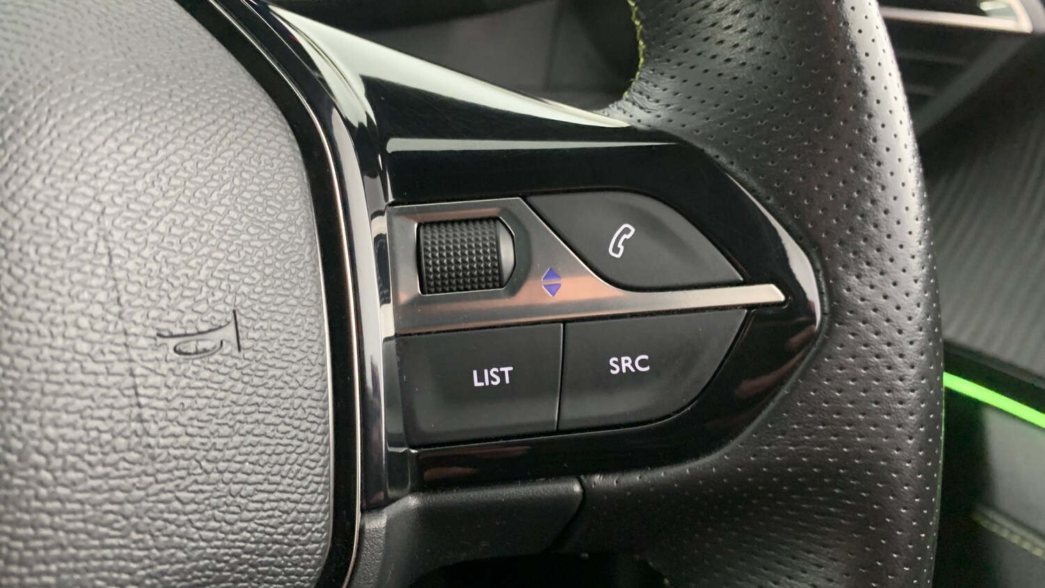 Used Peugeot 2008 2020 for sale - 76154018: Photo 18