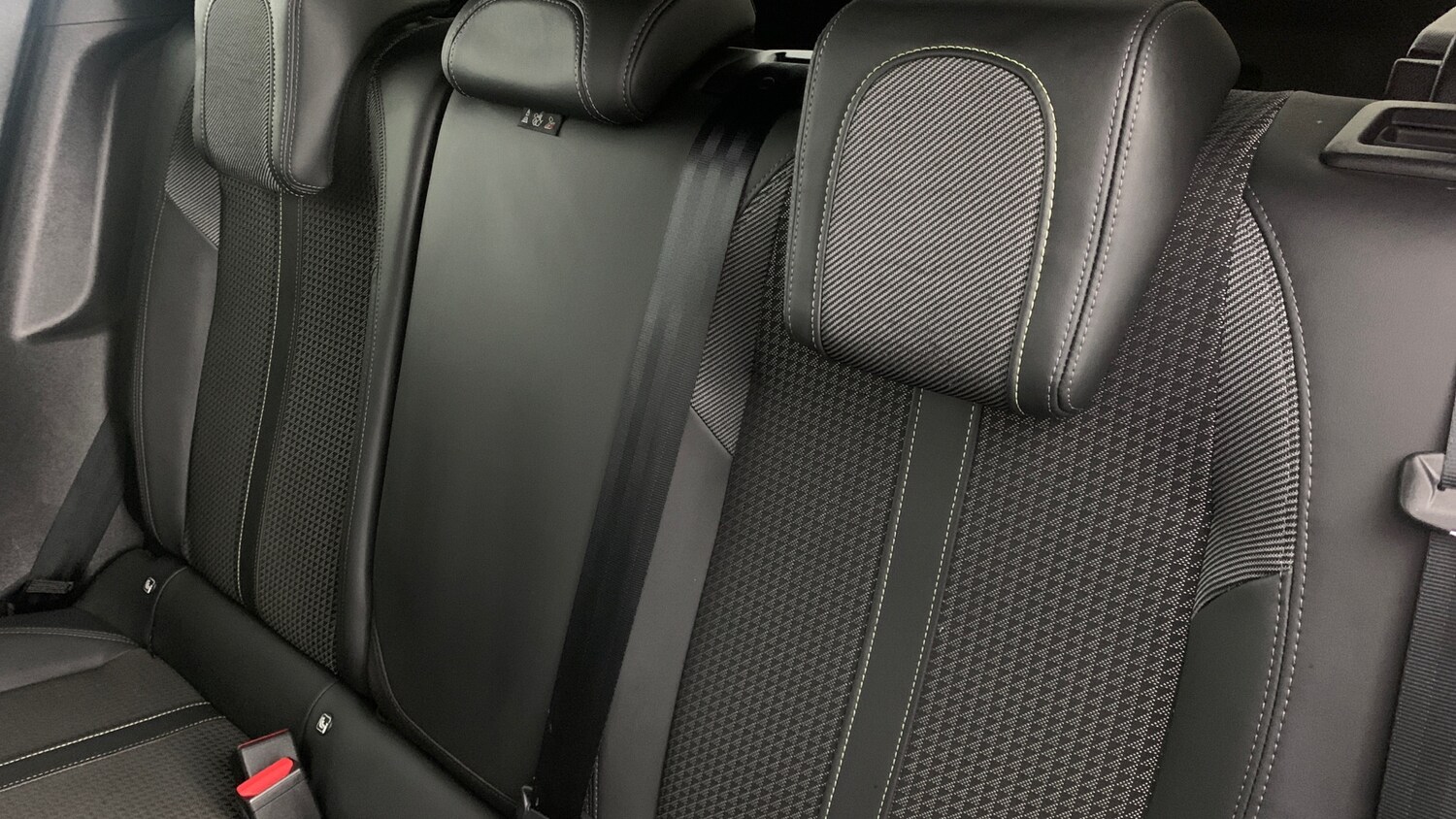 Used Peugeot 2008 2020 for sale - 76154018: Photo 8