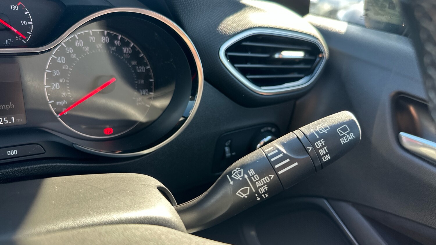 Used Vauxhall Crossland 2023 for sale - 77941343: Photo 28