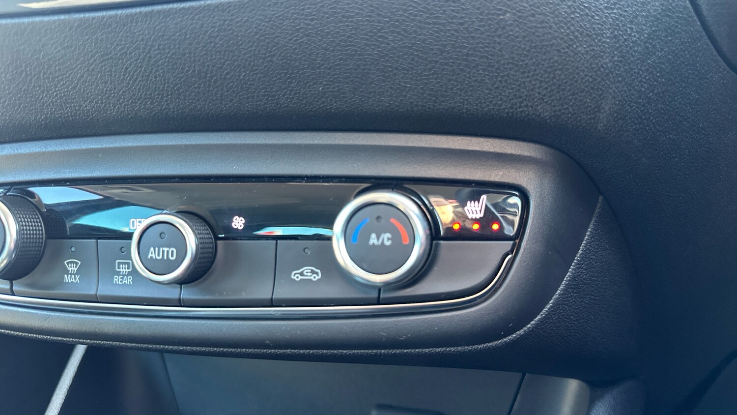 Used Vauxhall Crossland 2023 for sale - 77941343: Photo 53