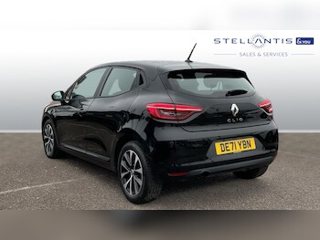 Used Renault Clio 2021 for sale - 77332458: Photo