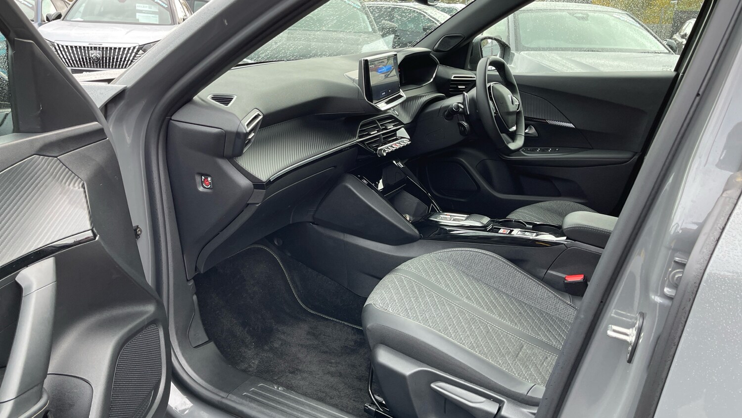 Used Peugeot 2008 2024 for sale - 76400031: Photo 12