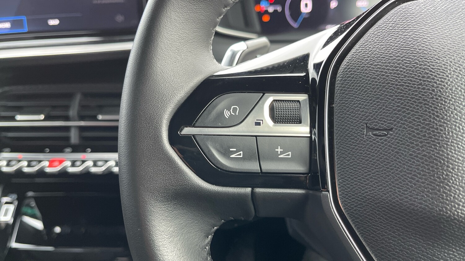 Used Peugeot 2008 2024 for sale - 76400031: Photo 23