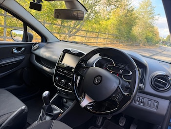 Used Renault Clio 2016 for sale - 79589856: Photo