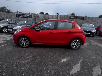 Used Peugeot 208 2016 for sale - 79882507: Photo