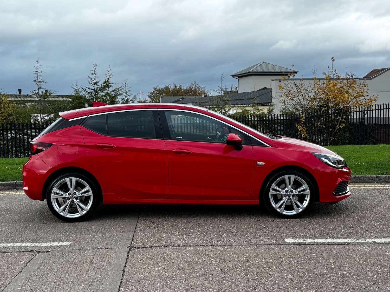 Used Vauxhall Astra 2018 for sale - 77180787: Photo 2
