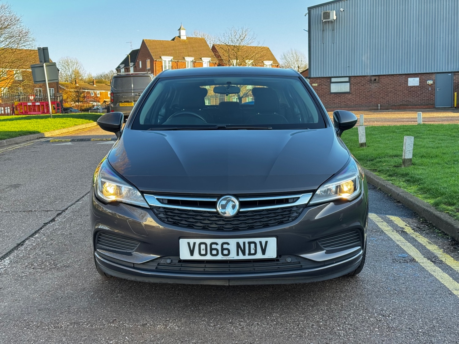 Used Vauxhall Astra 2016 for sale - 77289397: Photo 2