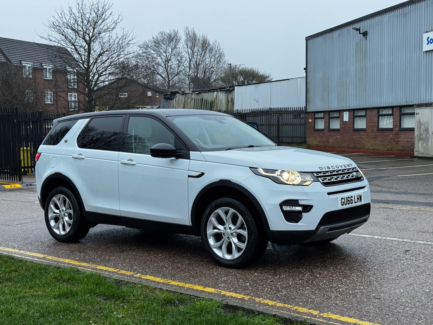 Used Land Rover Discovery Sport 2016 for sale - 77819982: Photo 3