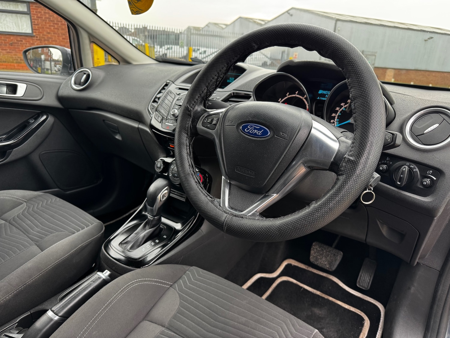 Used Ford Fiesta 2015 for sale - 77991897: Photo 14
