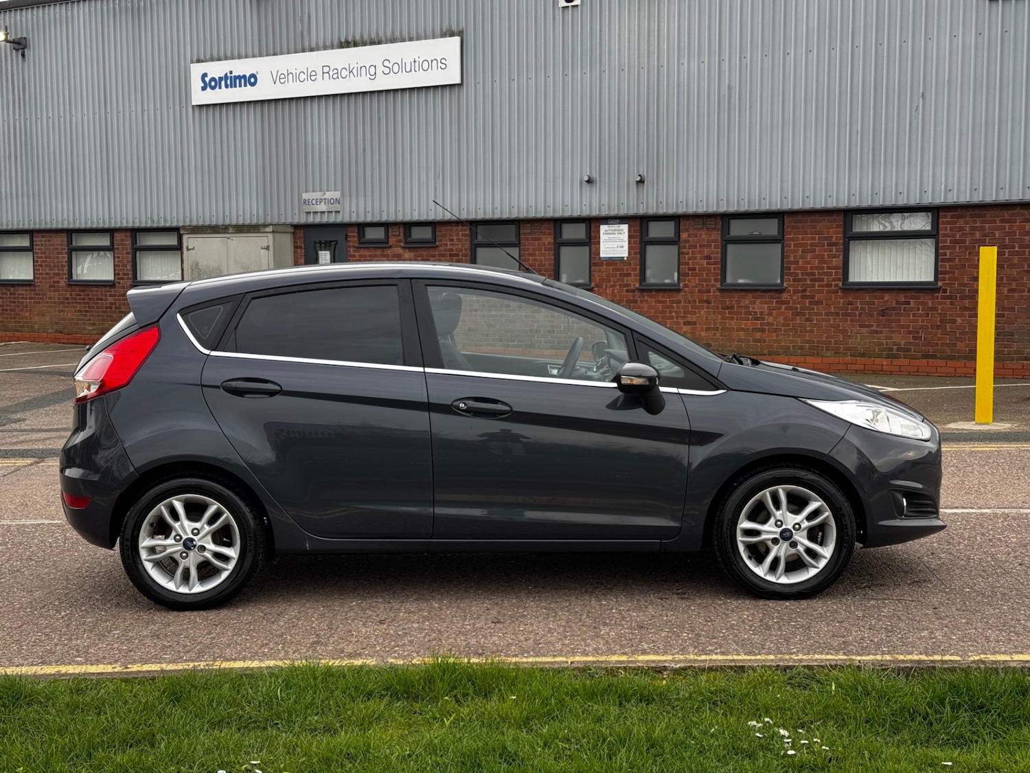 Used Ford Fiesta 2015 for sale - 77991897: Photo 4