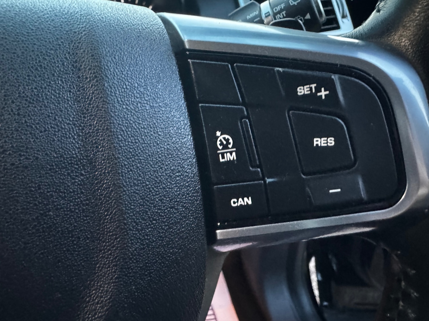 Used Land Rover Discovery Sport 2018 for sale - 76277311: Photo 15