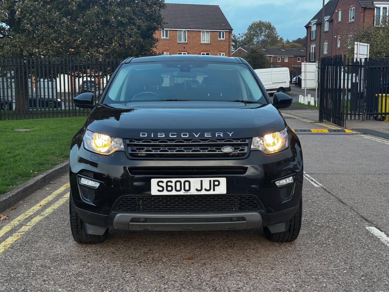 Used Land Rover Discovery Sport 2018 for sale - 76277311: Photo 2