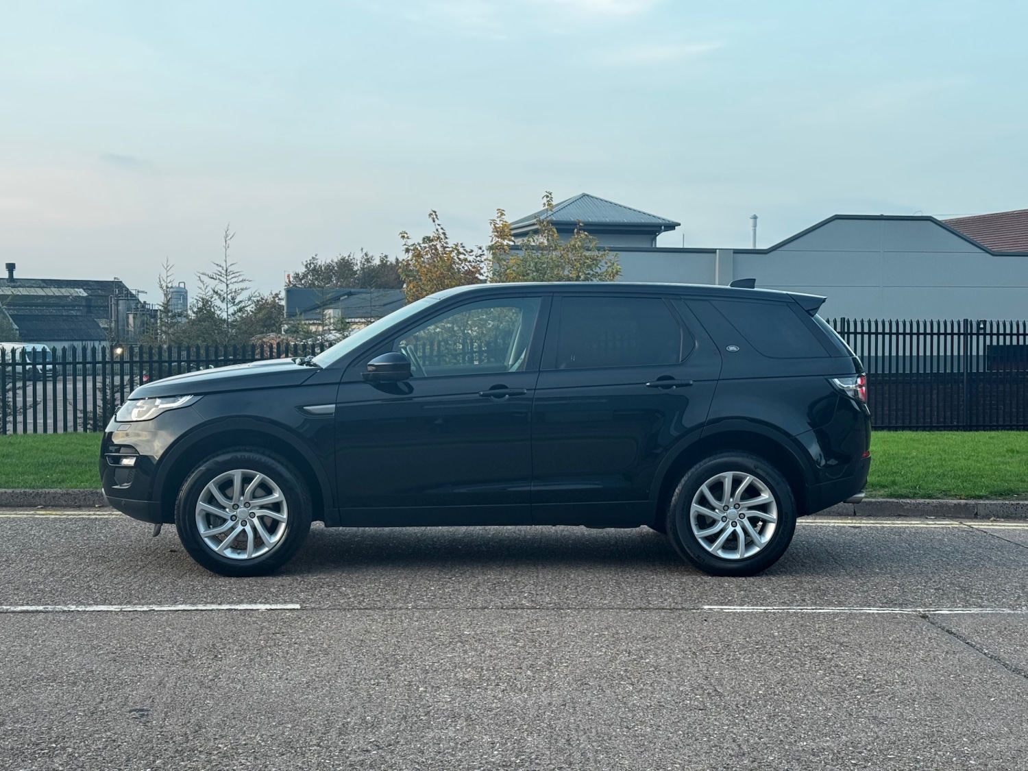 Used Land Rover Discovery Sport 2018 for sale - 76277311: Photo 6