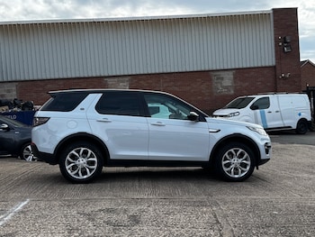 Used Land Rover Discovery Sport 2016 for sale - 79543850: Photo