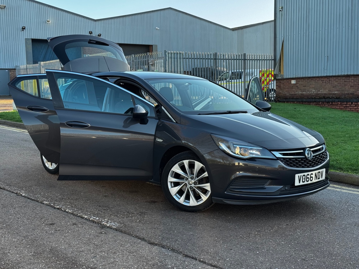 Used Vauxhall Astra 2016 for sale - 77053761: Photo 28