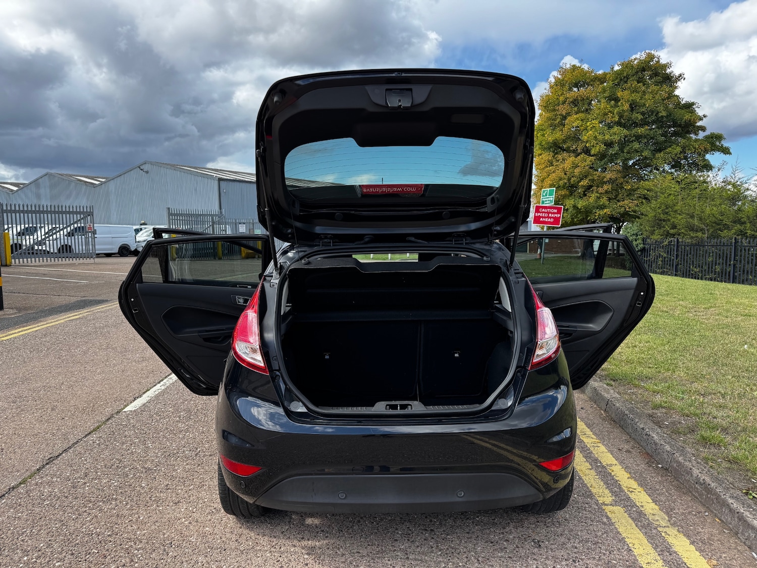 Used Ford Fiesta 2015 for sale - 76157899: Photo 10