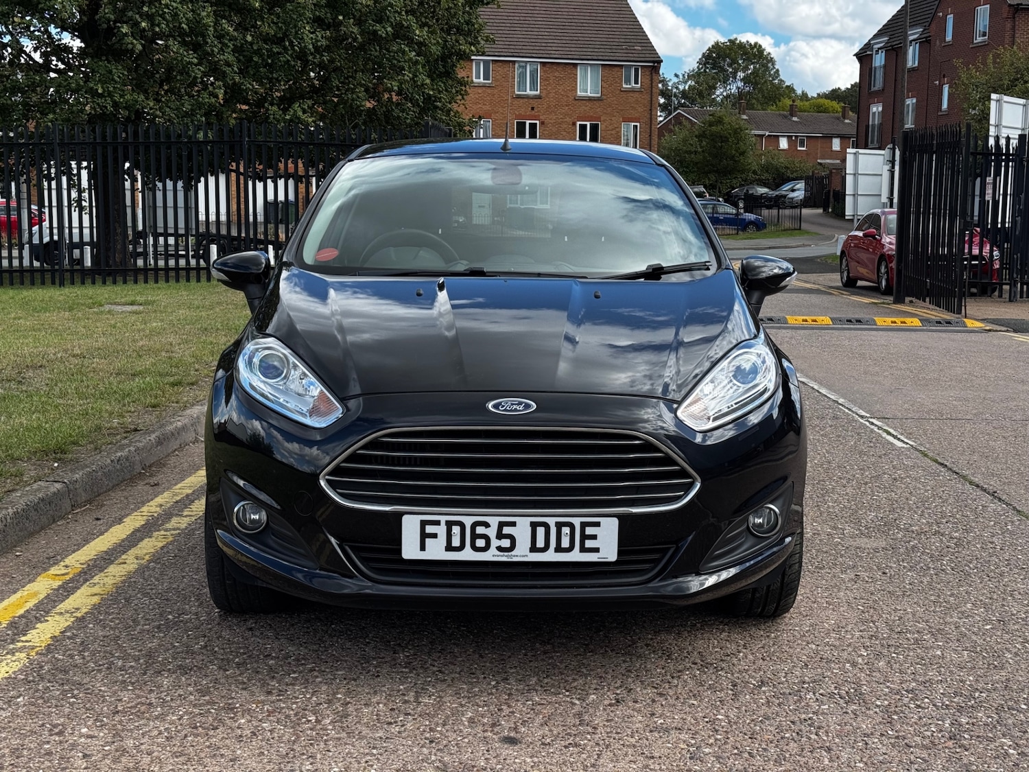 Used Ford Fiesta 2015 for sale - 76157899: Photo 2