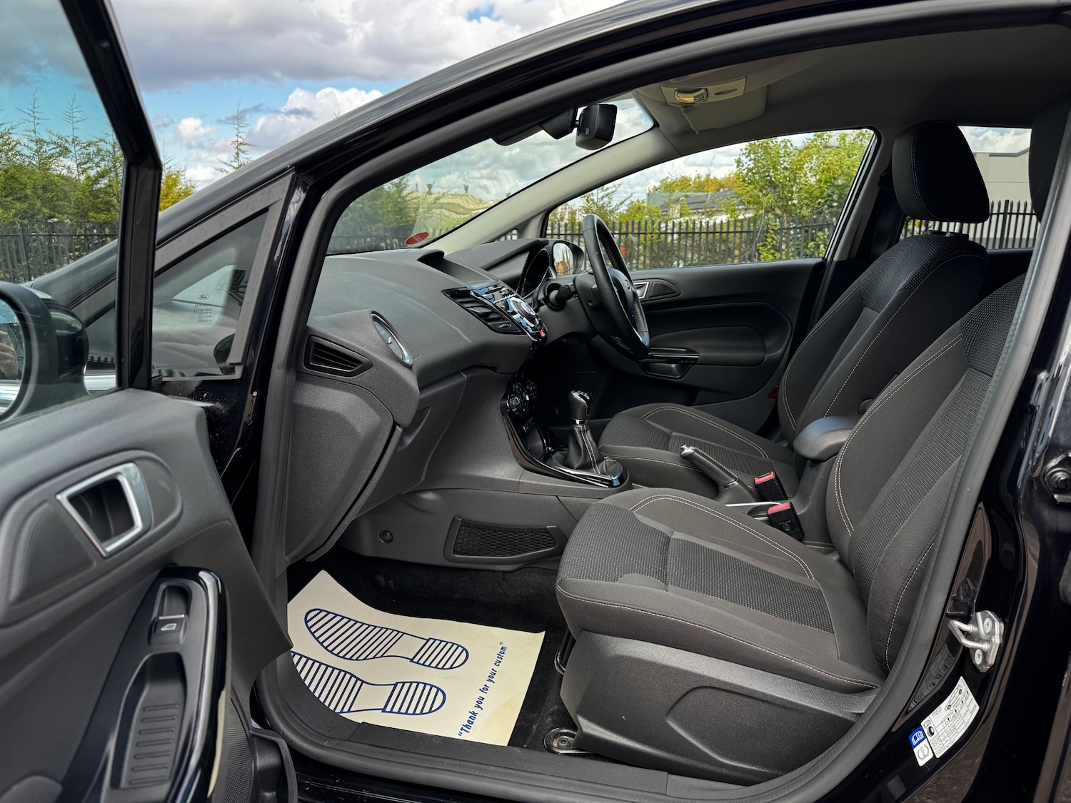 Used Ford Fiesta 2015 for sale - 76157899: Photo 21