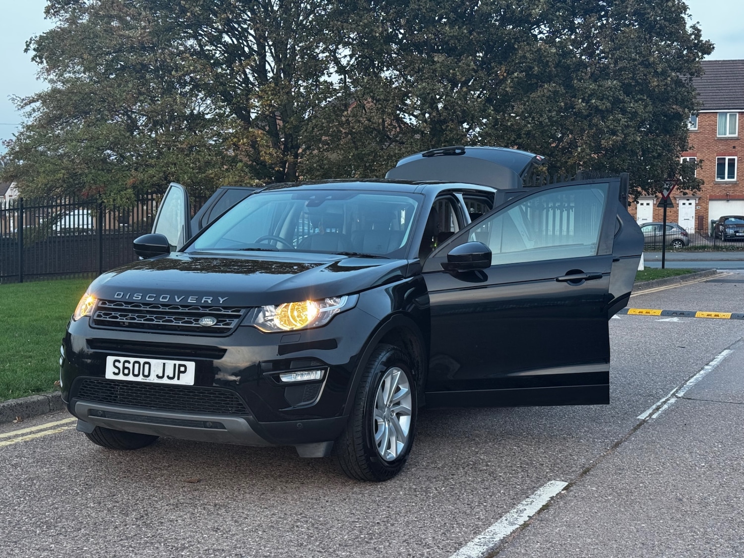 Used Land Rover Discovery Sport 2018 for sale - 76975406: Photo 28
