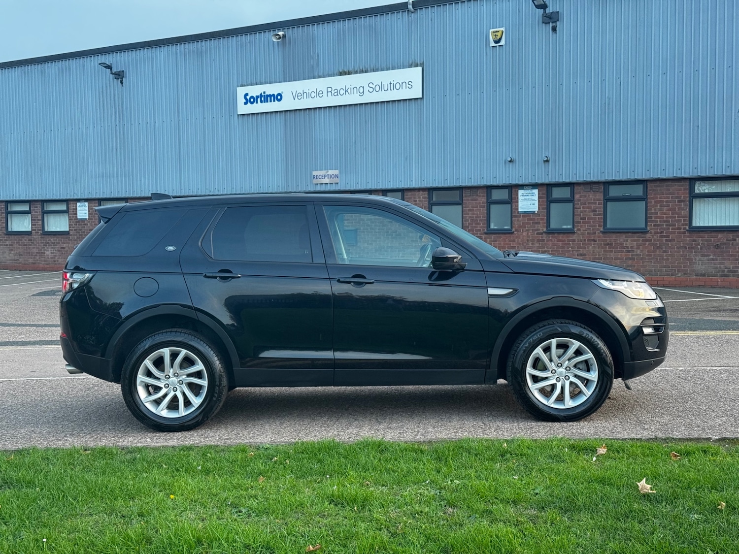 Used Land Rover Discovery Sport 2018 for sale - 76975406: Photo 7