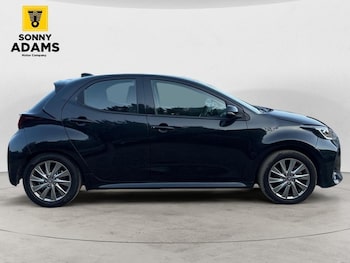 Used Toyota Yaris 2023 for sale - 79394641: Photo