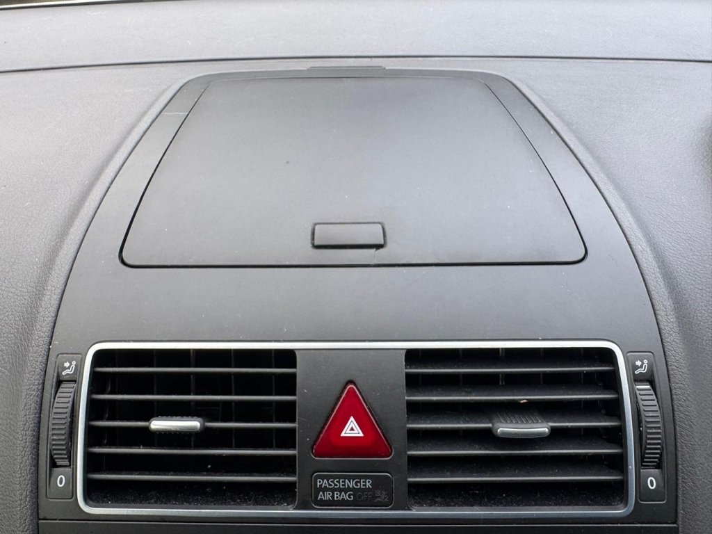 Used Volkswagen Touran 2013 for sale - 77369857: Photo 25