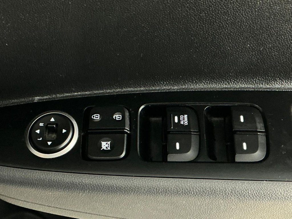 Used Hyundai i10 2018 for sale - 77401347: Photo 32