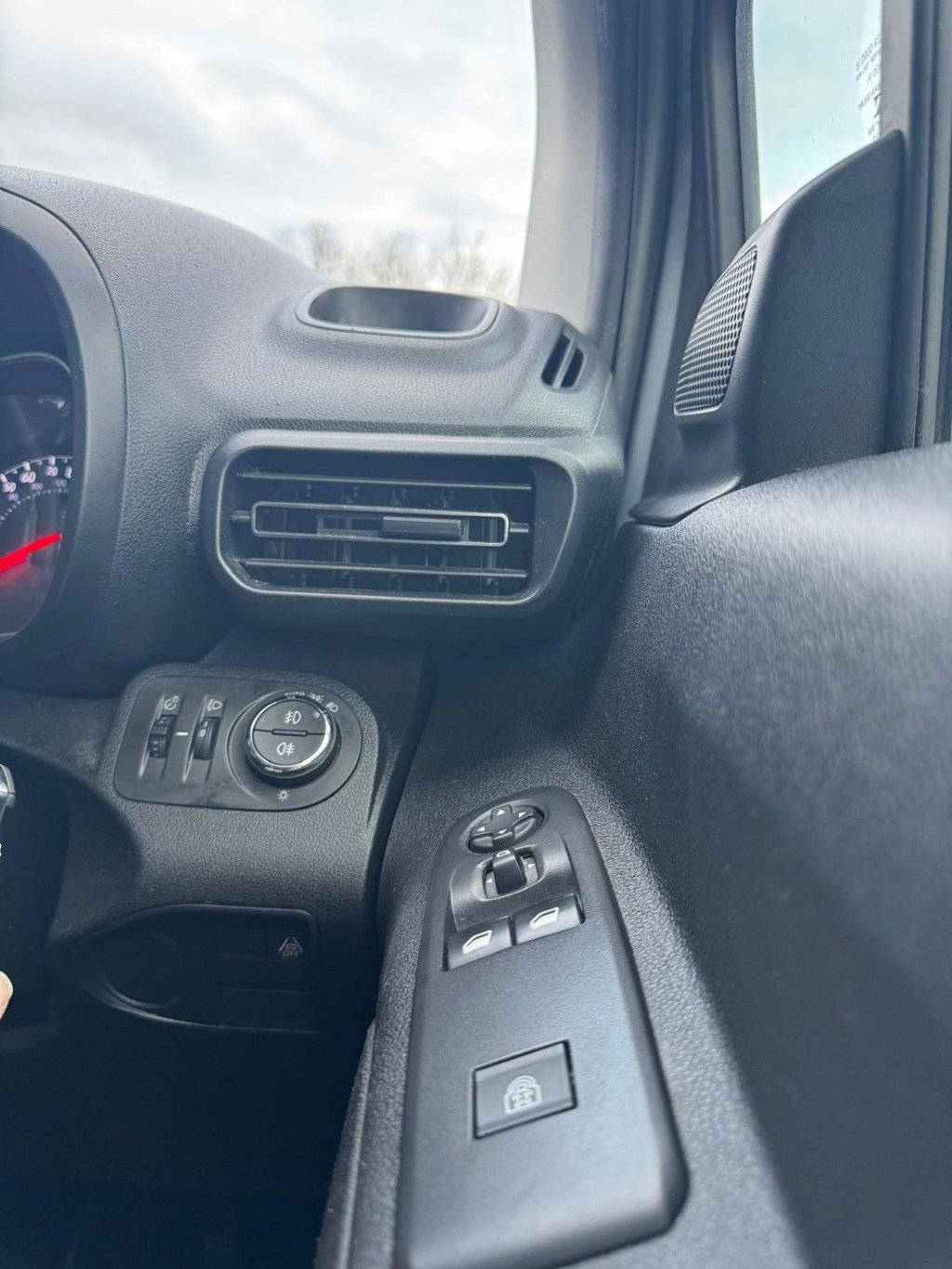 Used Vauxhall Combo Life 2020 for sale - 77372810: Photo 35