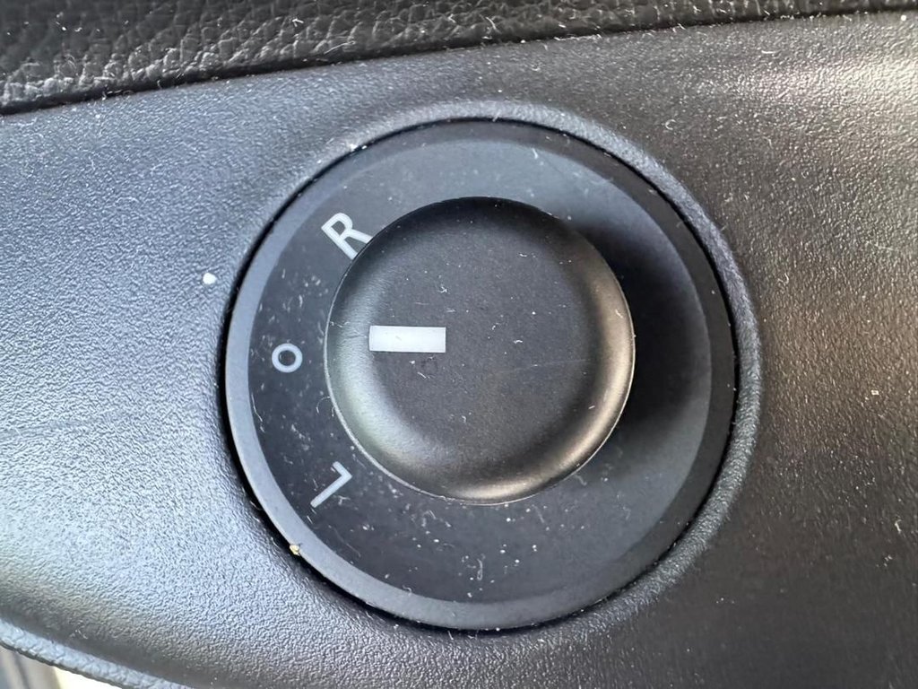 Used Vauxhall Viva 2017 for sale - 77368951: Photo 31