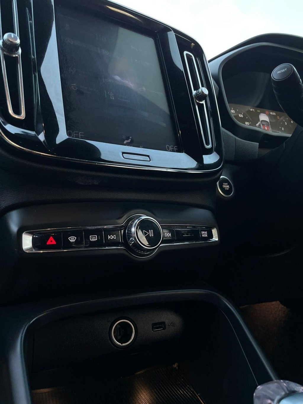 Used Volvo XC40 2020 for sale - 77884961: Photo 31