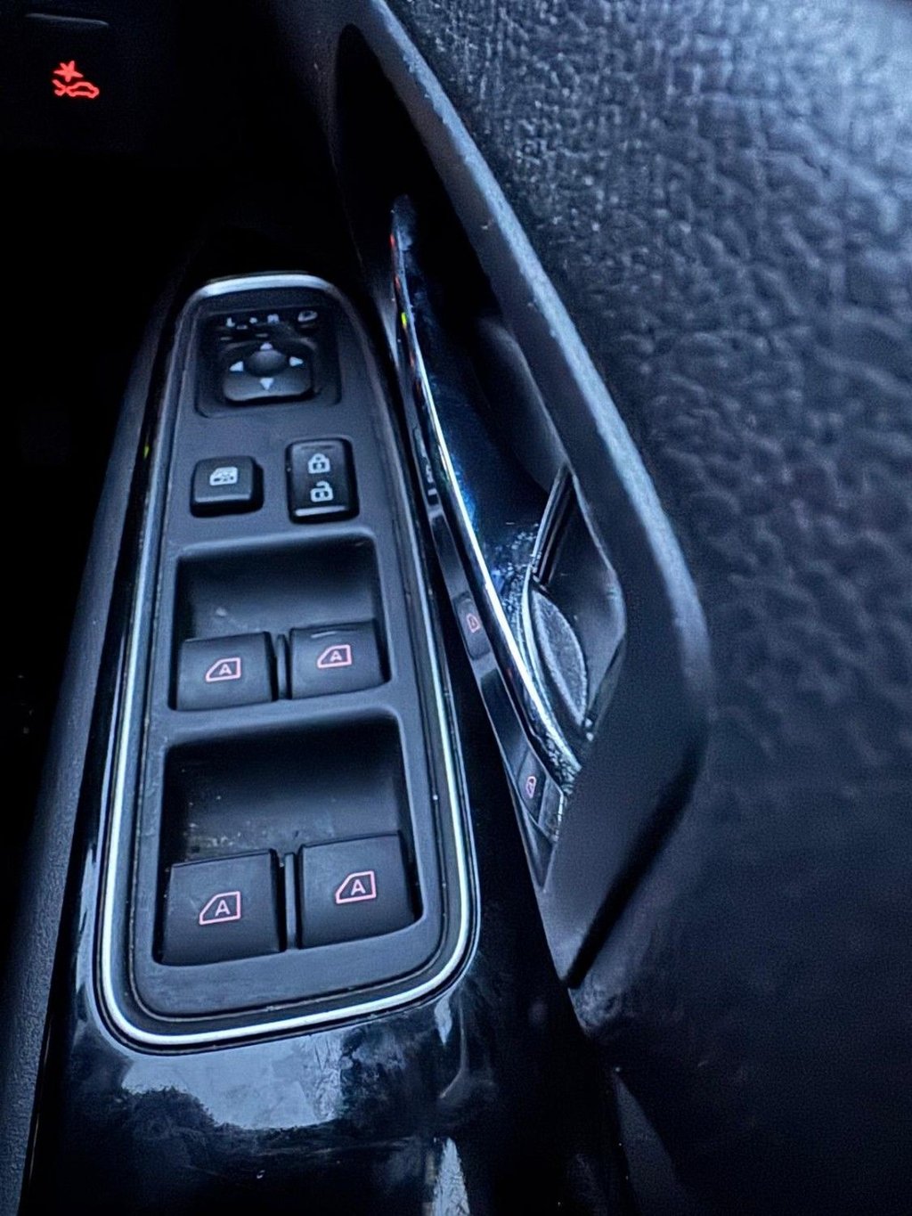 Used Mitsubishi Outlander 2018 for sale - 77557732: Photo 28