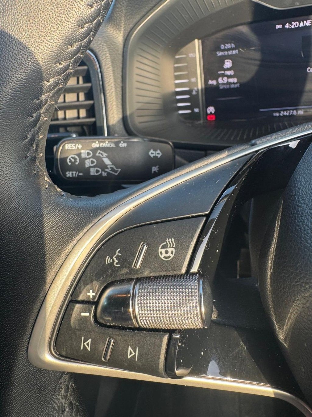 Used Skoda Karoq 2024 for sale - 77685250: Photo 15