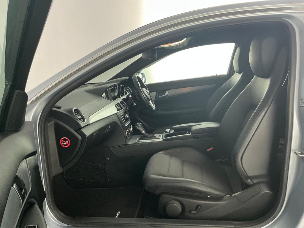 Used Mercedes-Benz C Class 2012 for sale - 77673571: Photo 14