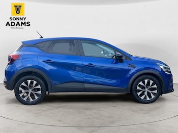 Used Renault Captur 2023 for sale - 77546807: Photo