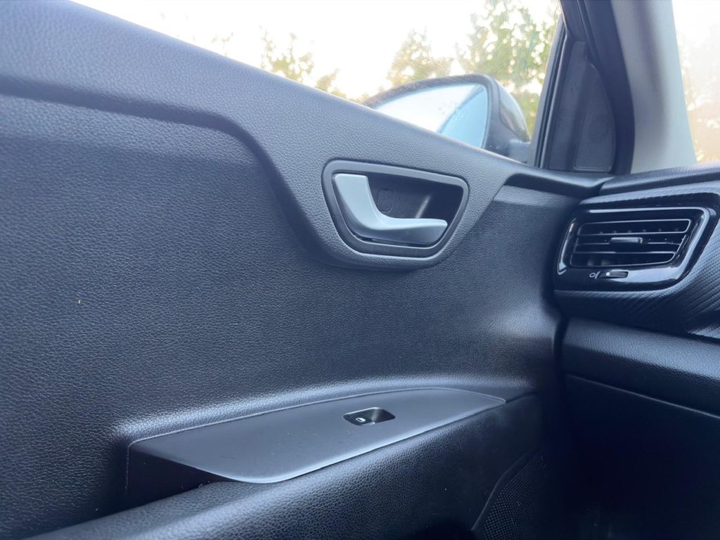 Used Kia Stonic 2023 for sale - 77369223: Photo 32