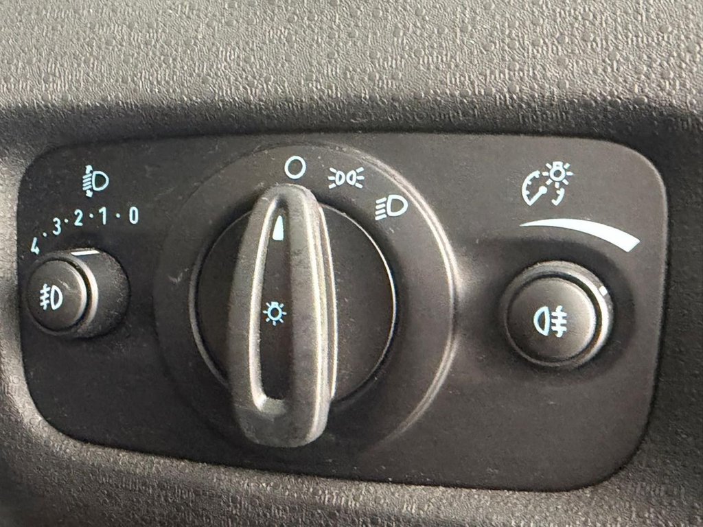 Used Ford Fiesta 2014 for sale - 77983034: Photo 25