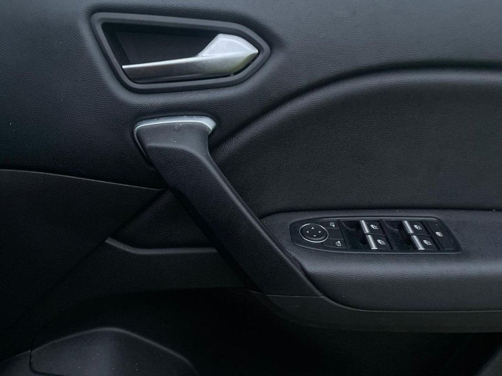 Used Renault Captur 2023 for sale - 77369306: Photo 30