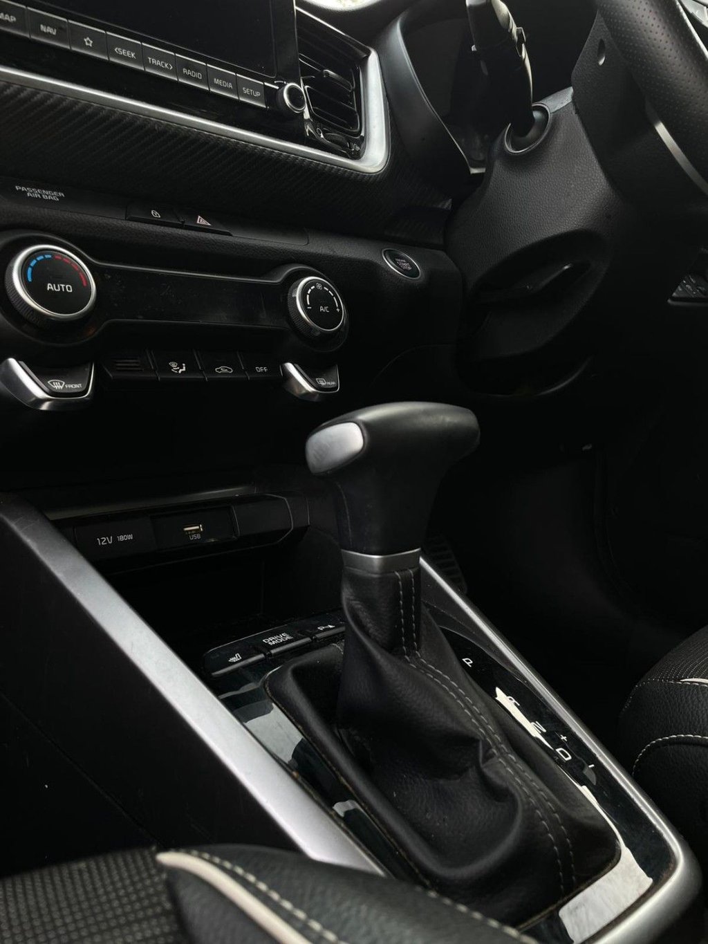 Used Kia Stonic 2023 for sale - 77369156: Photo 30