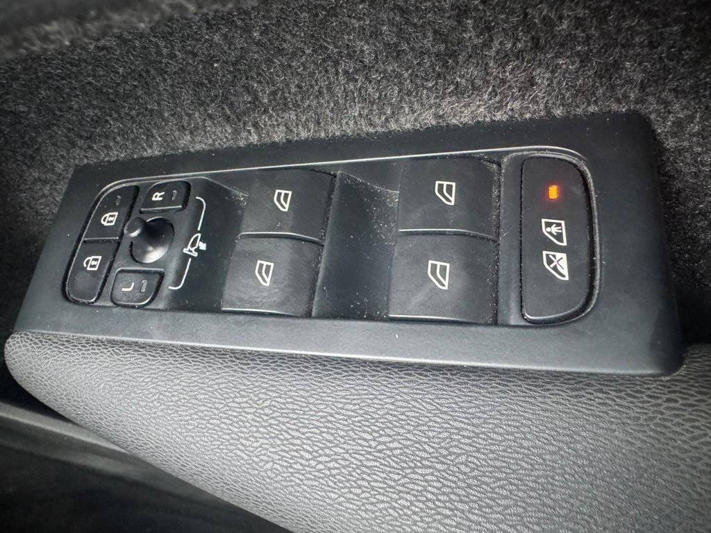 Used Volvo XC40 2022 for sale - 77436375: Photo 27