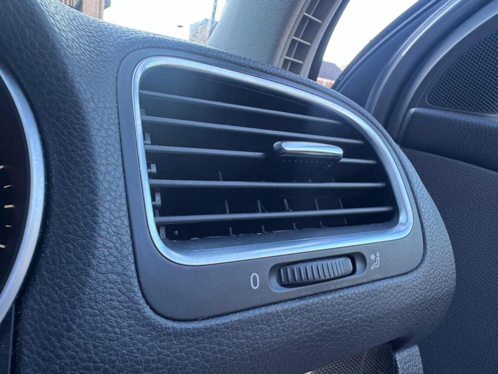 Used Volkswagen Golf 2011 for sale - 77983012: Photo 25