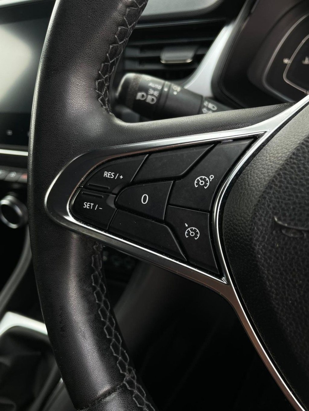 Used Renault Captur 2023 for sale - 77369339: Photo 17