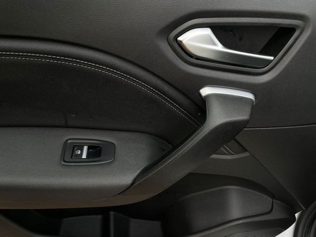 Used Renault Captur 2023 for sale - 77369339: Photo 42