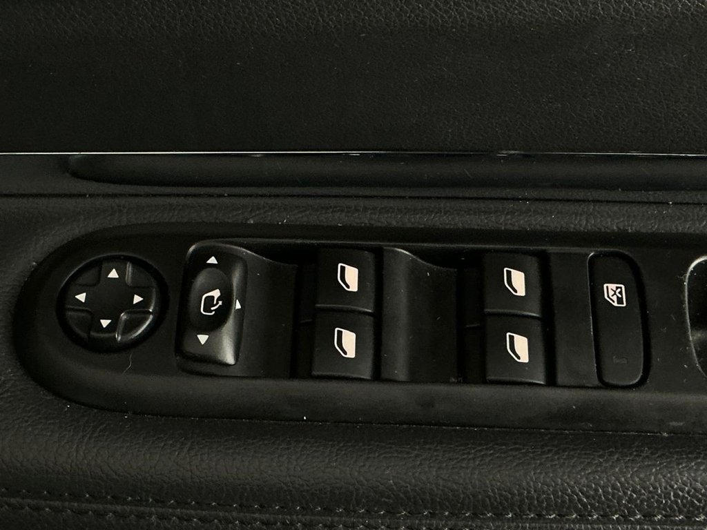 Used Peugeot 5008 2015 for sale - 77521196: Photo 32