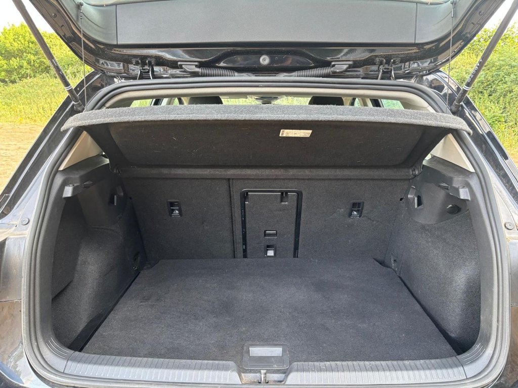 Used Volkswagen Golf 2024 for sale - 77470636: Photo 11